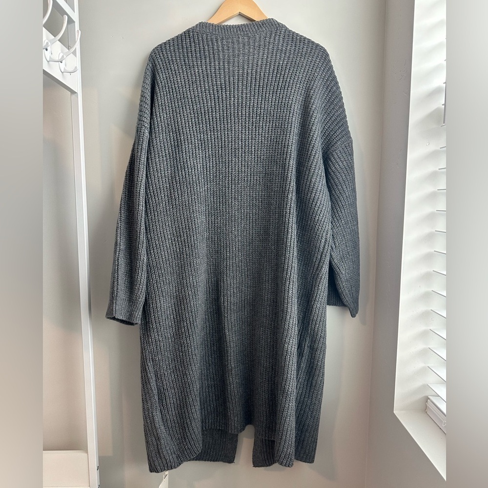 Commense Gray Cardigan - Picture 3 of 4